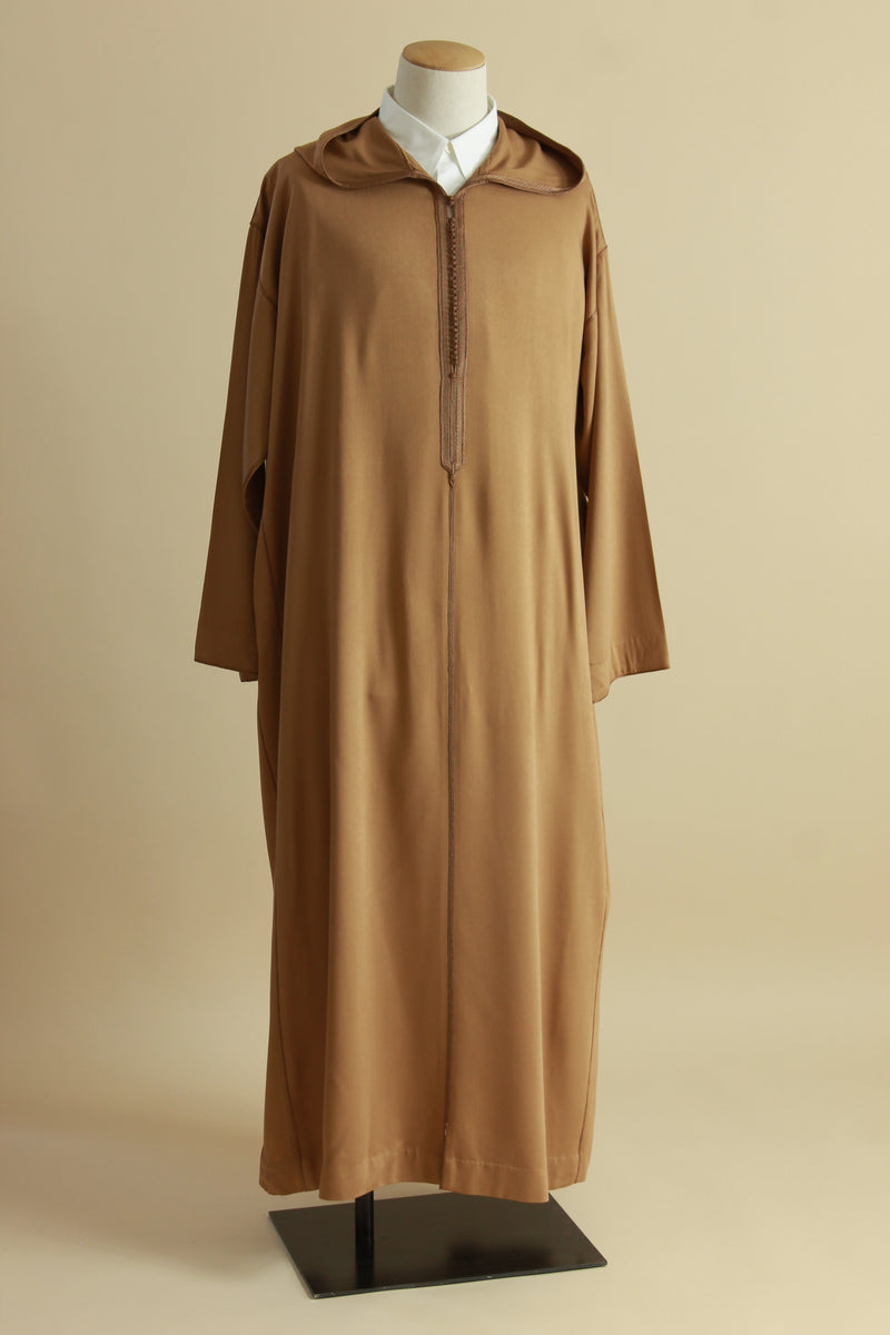 Djellaba homme camel en mlifa vue de face, coupe droite du vêtement traditionnel maghrébin